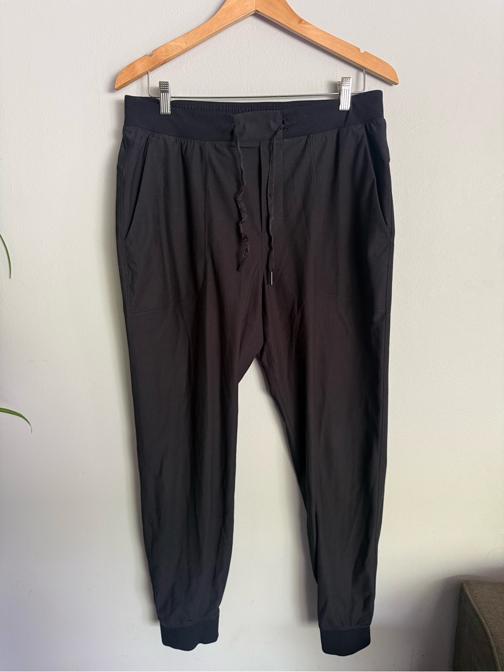 Lululemon Men's L Black Jogger Pants - Lightweight Drawstring Waist